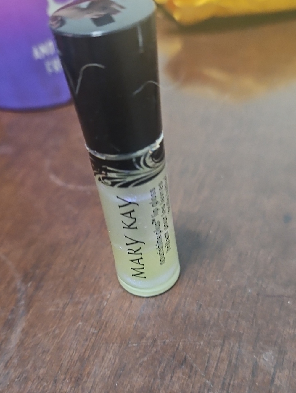 Mary Kay NouriShine Plus Lip Gloss Siler Moon